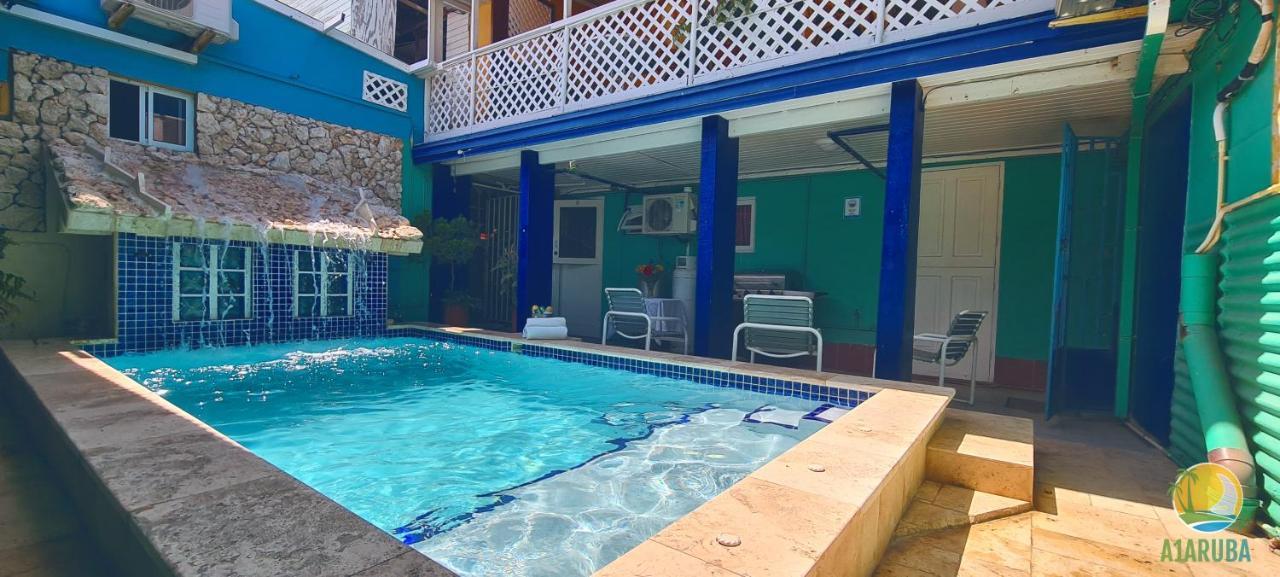 A1 Apartments Aruba Oranjestad Bagian luar foto