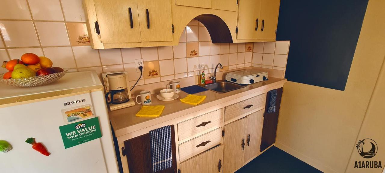 A1 Apartments Aruba Oranjestad Bagian luar foto