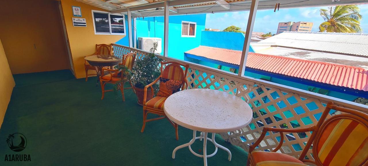 A1 Apartments Aruba Oranjestad Bagian luar foto