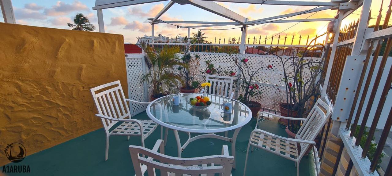 A1 Apartments Aruba Oranjestad Bagian luar foto